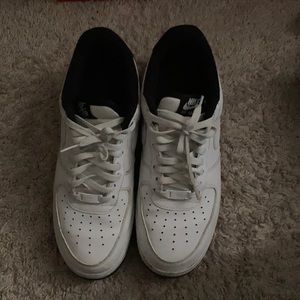 Worn 10 times no creases a couple of scuff marks